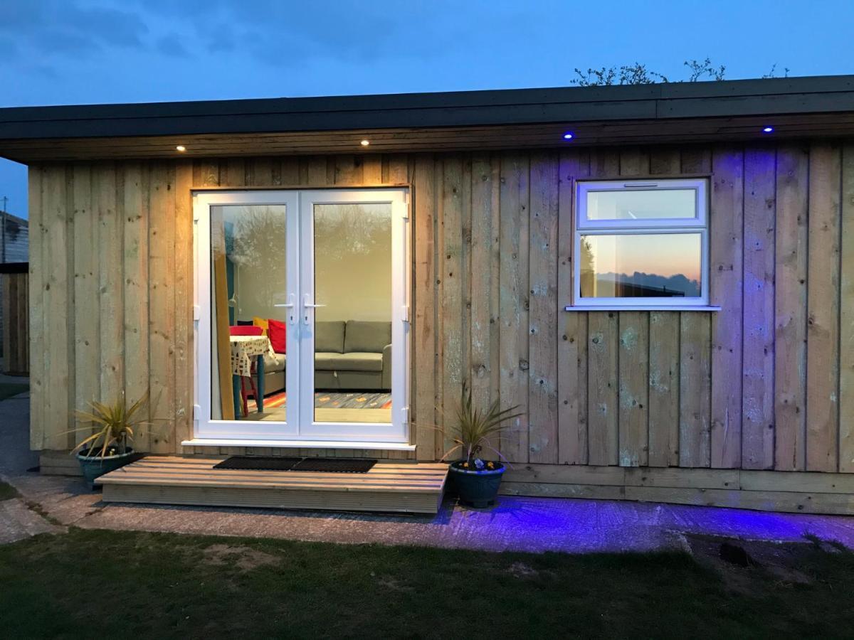 Kingfisher Glamping Cabin Бодмин Екстериор снимка